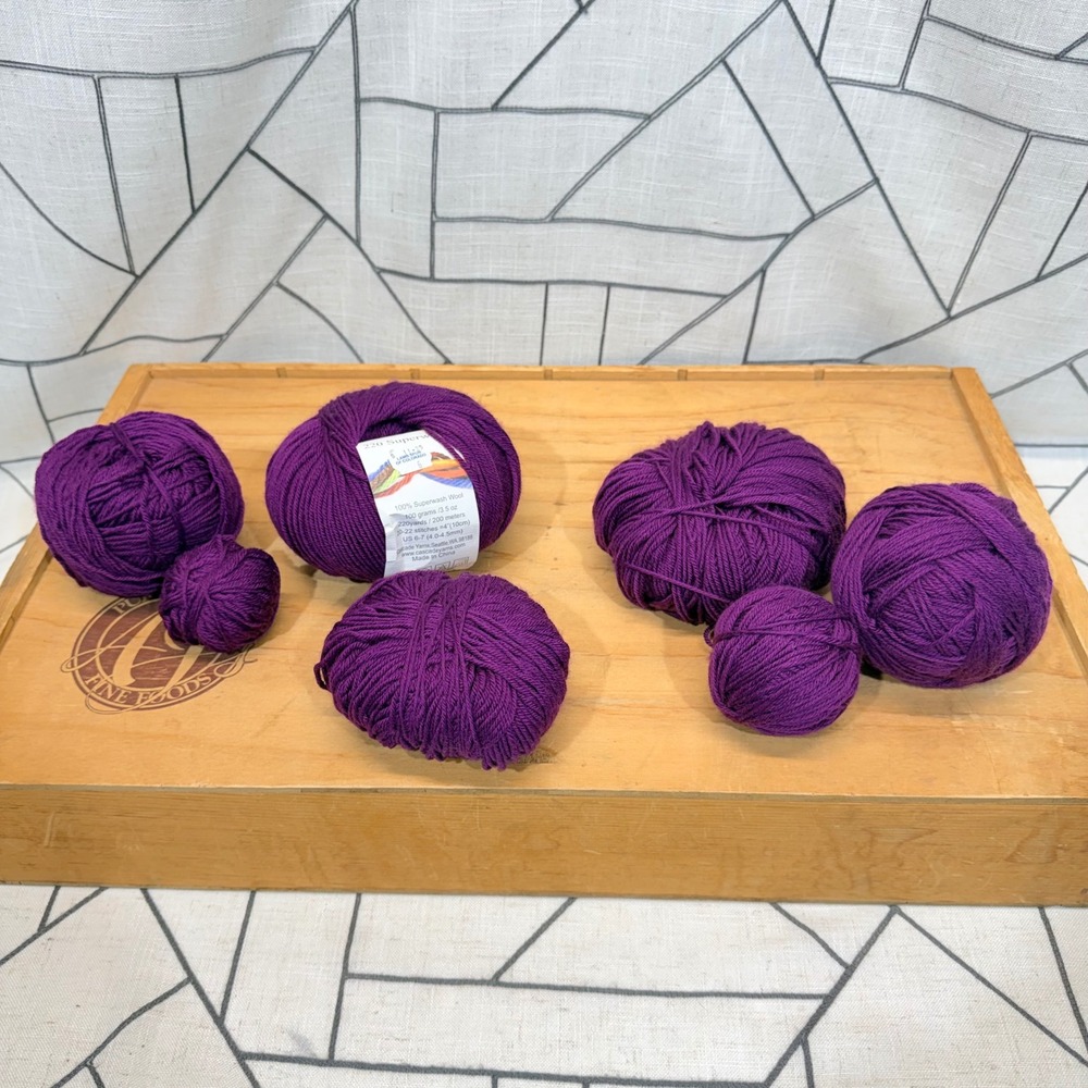 Cascade Yarns 220 Superwash Wool Purple Color 882‎ Lot 04048 Worsted Yarn 100g+
